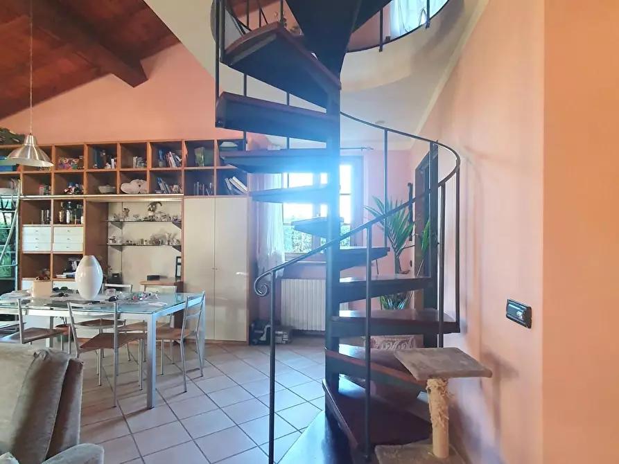 Immagine 40 di Villa in vendita  a Lucca