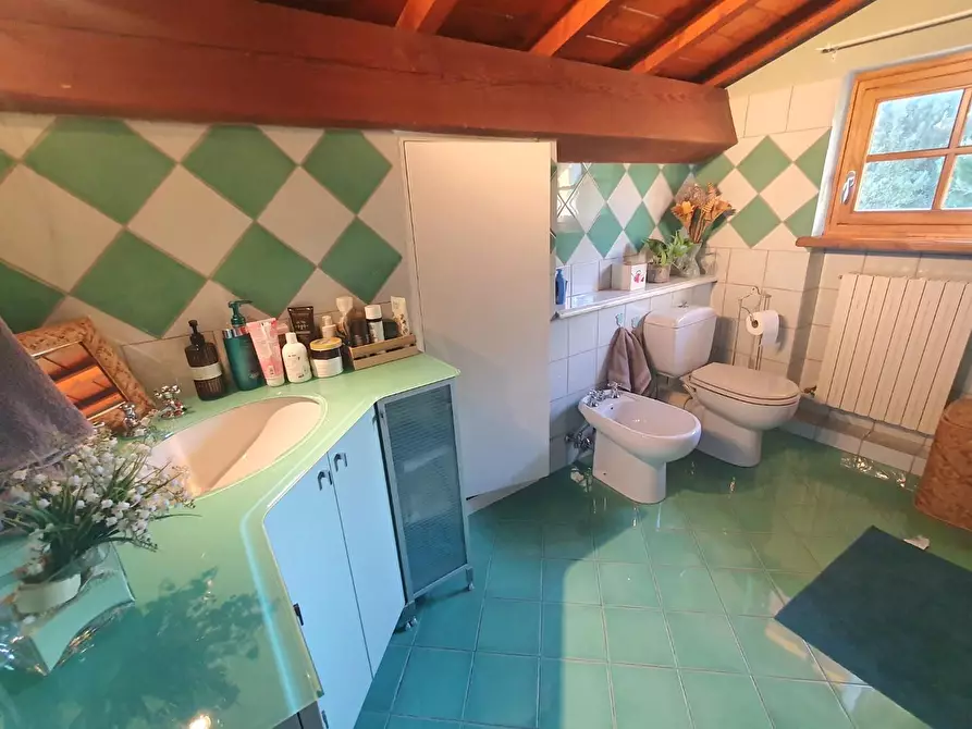 Immagine 35 di Villa in vendita  a Lucca