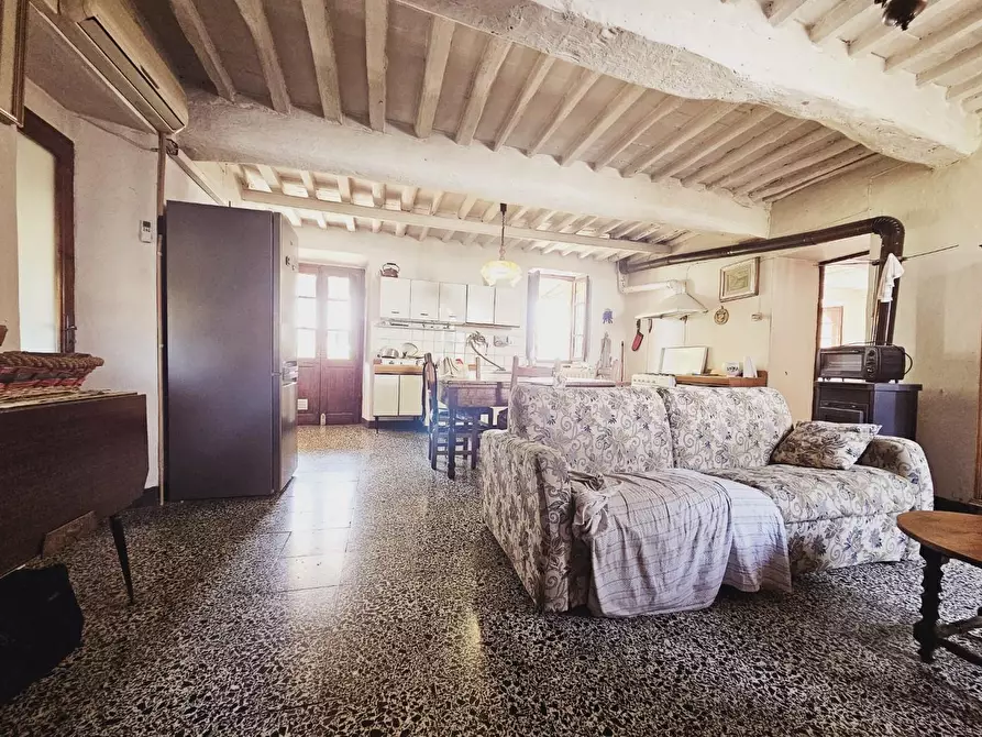 Immagine 7 di Casa semindipendente in vendita  a Massa