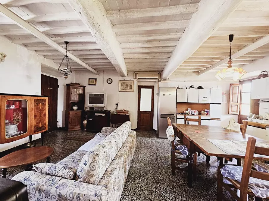 Immagine 8 di Casa semindipendente in vendita  a Massa