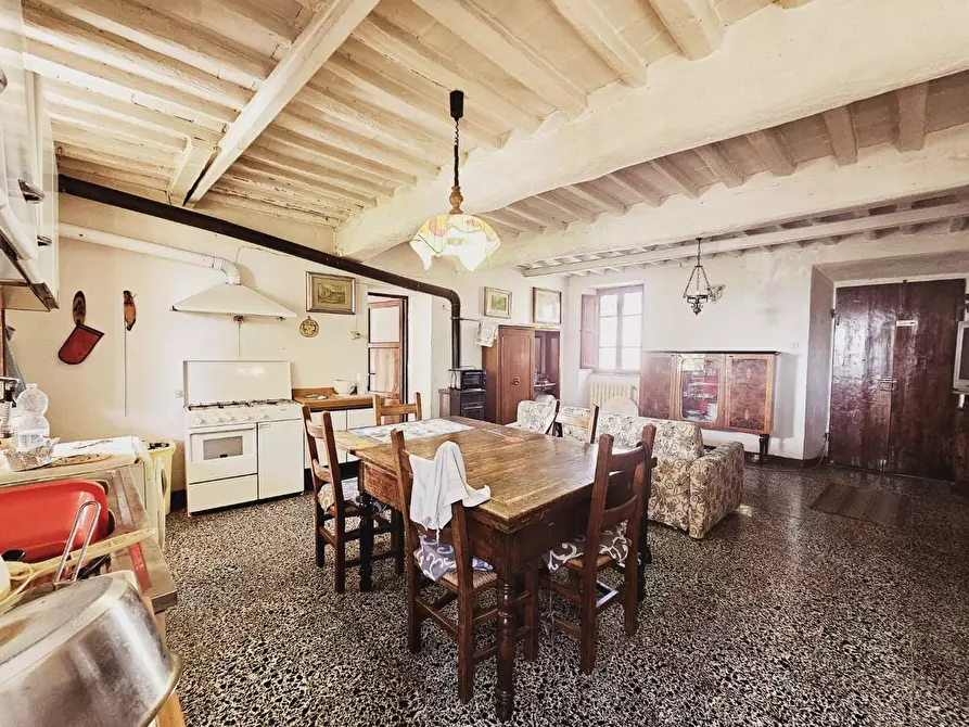 Immagine 5 di Casa semindipendente in vendita  a Massa