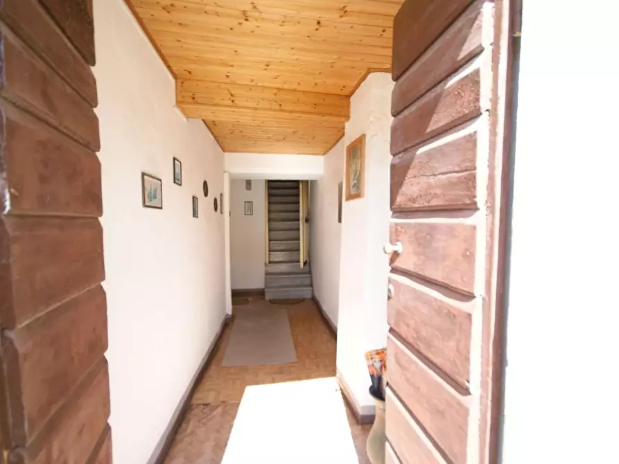 Immagine 30 di Appartamento in vendita  a Massa