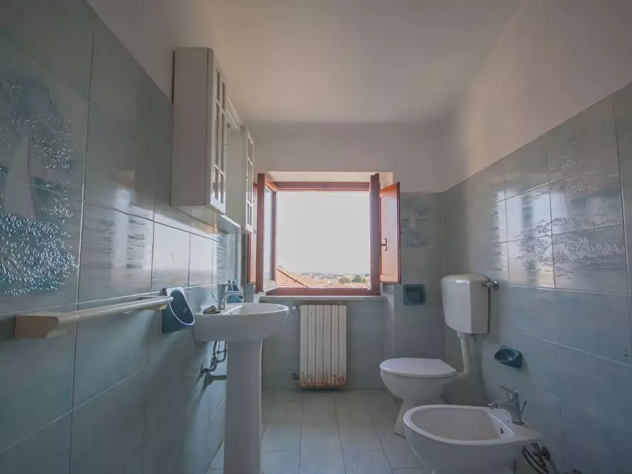 Immagine 24 di Appartamento in vendita  a Massa