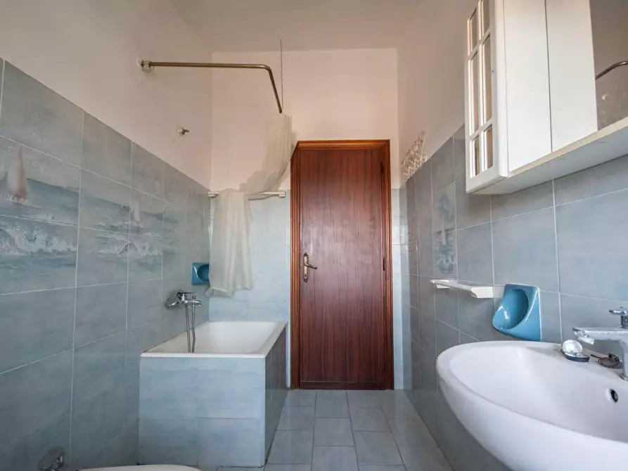 Immagine 25 di Appartamento in vendita  a Massa