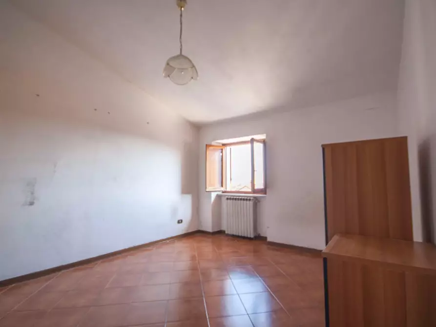 Immagine 21 di Appartamento in vendita  a Massa