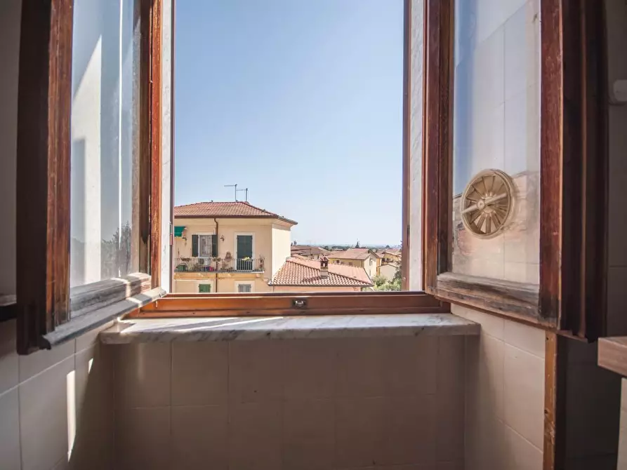 Immagine 7 di Appartamento in vendita  a Massa