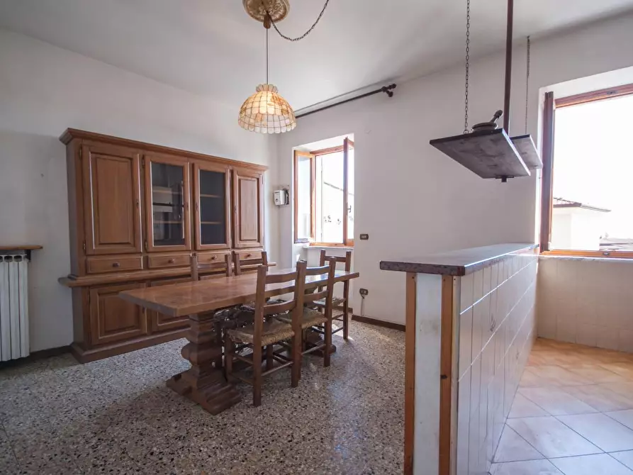 Immagine 3 di Appartamento in vendita  a Massa