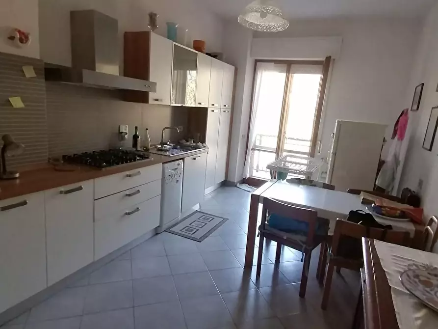 Immagine 3 di Appartamento in vendita  a Carrara