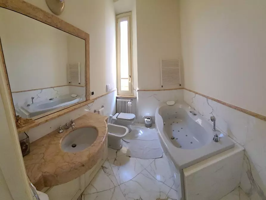 Immagine 22 di Appartamento in affitto  a Pietrasanta