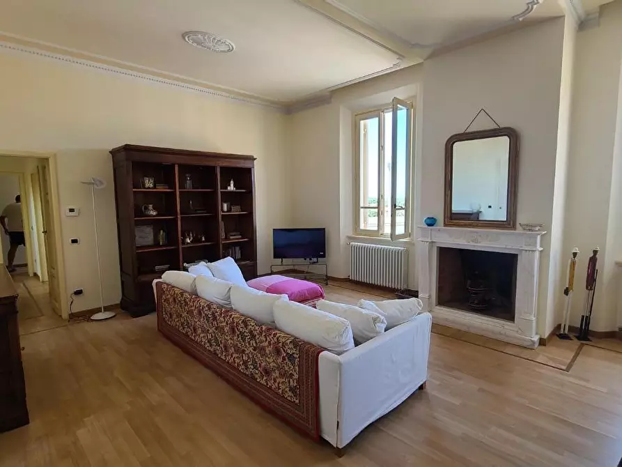 Immagine 3 di Appartamento in affitto  a Pietrasanta