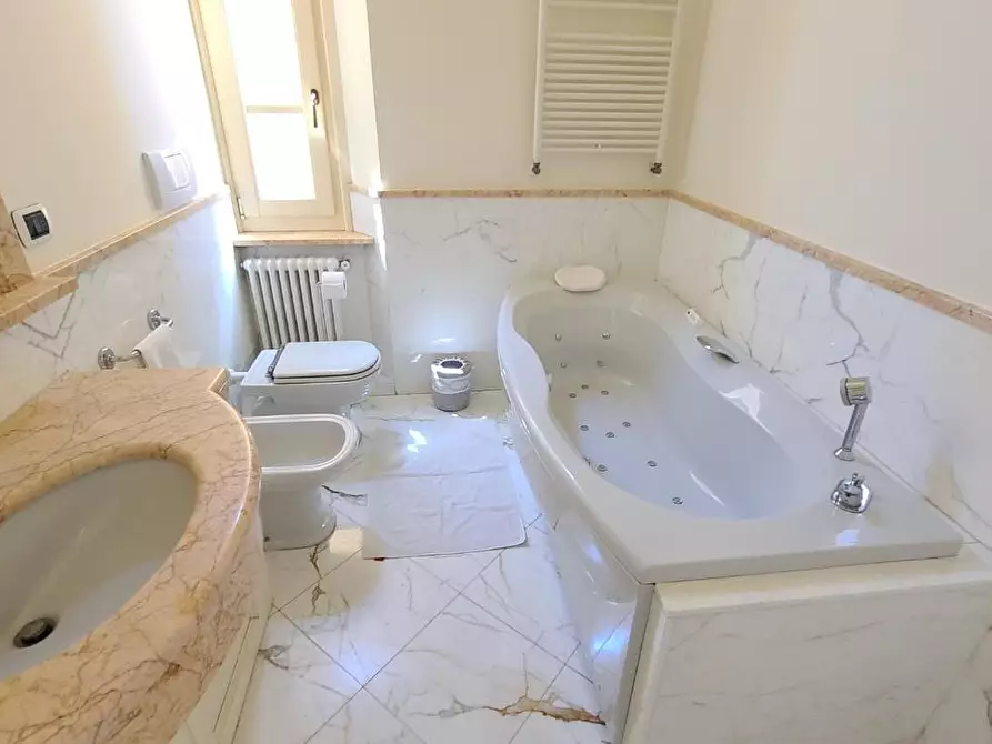 Immagine 20 di Appartamento in affitto  a Pietrasanta