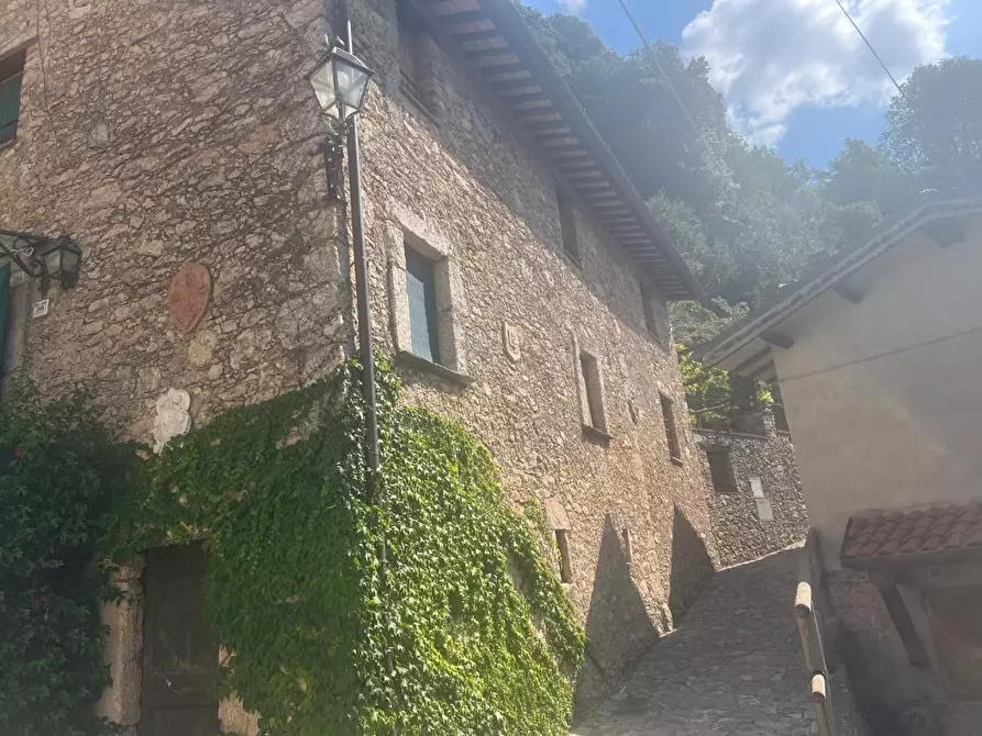 Immagine 32 di Casa semindipendente in vendita  a Camaiore