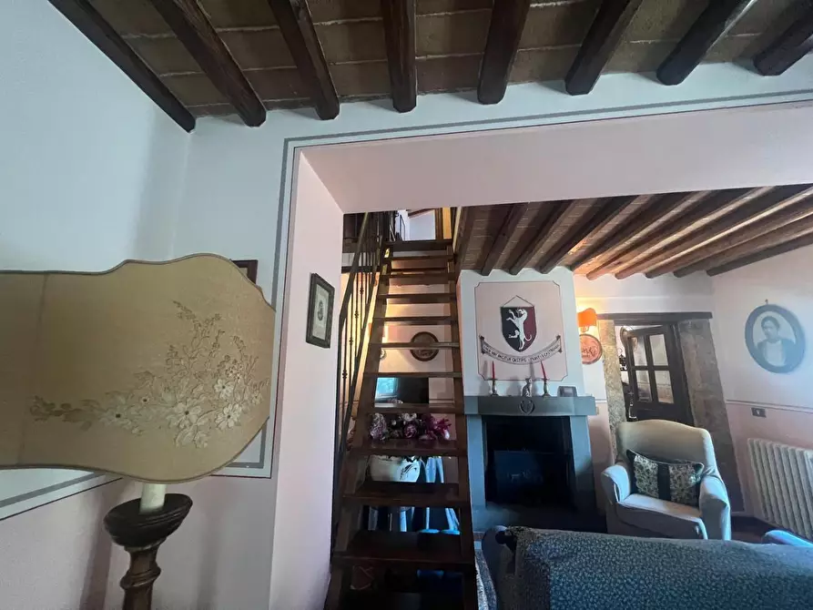 Immagine 8 di Casa semindipendente in vendita  a Camaiore