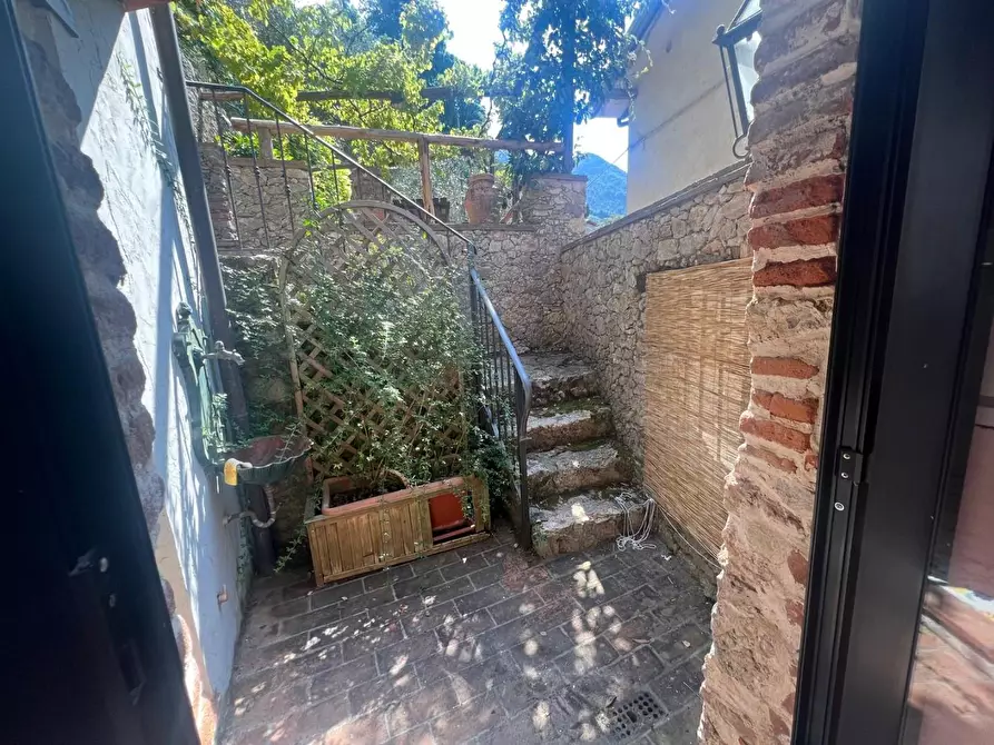 Immagine 14 di Casa semindipendente in vendita  a Camaiore