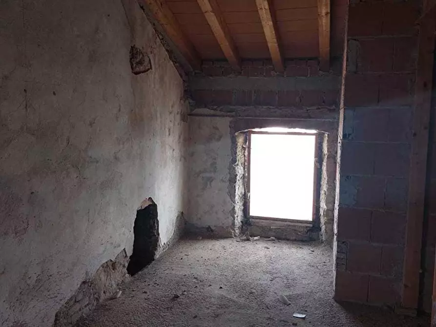 Immagine 4 di Terratetto in vendita  a Castelnuovo Magra