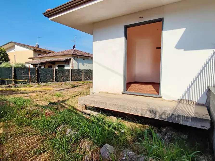 Immagine 23 di Villetta a schiera in vendita  a Massarosa