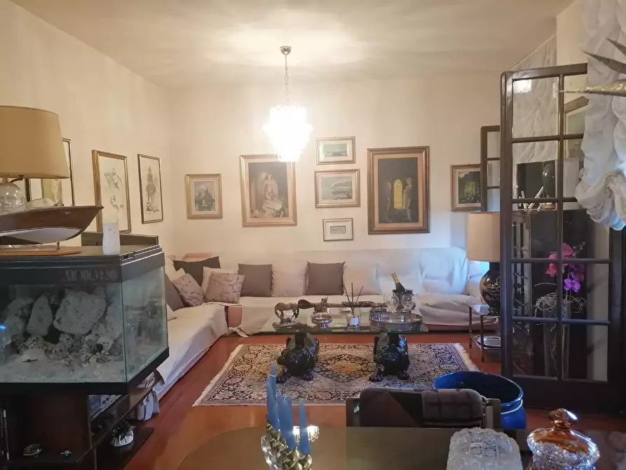 Immagine 1 di Casa indipendente in vendita  a Carrara