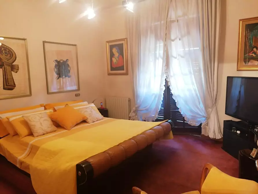 Immagine 11 di Casa indipendente in vendita  a Carrara