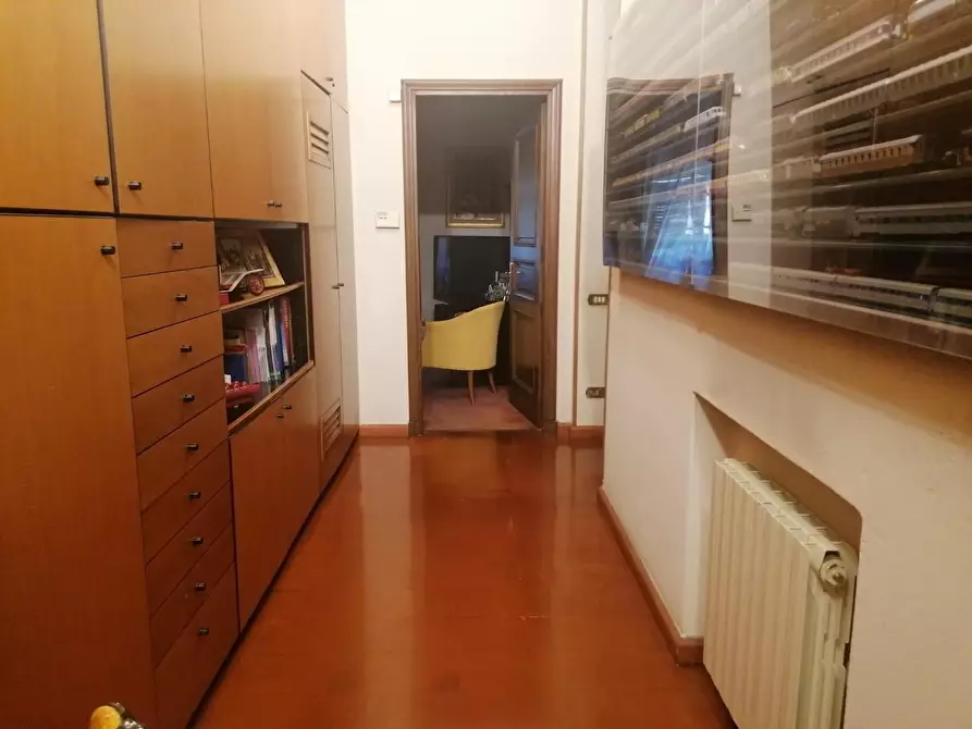 Immagine 12 di Casa indipendente in vendita  a Carrara