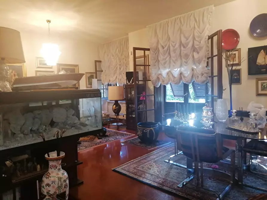 Immagine 2 di Casa indipendente in vendita  a Carrara