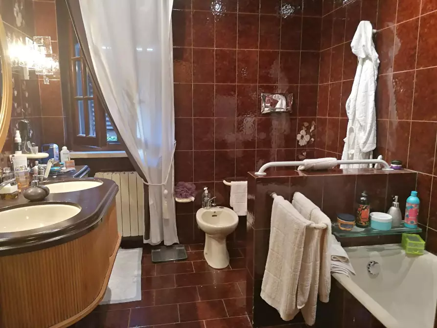 Immagine 10 di Casa indipendente in vendita  a Carrara