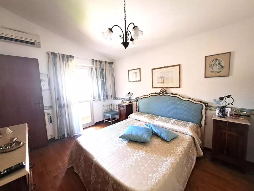 Immagine 14 di Casa indipendente in vendita  a Massa