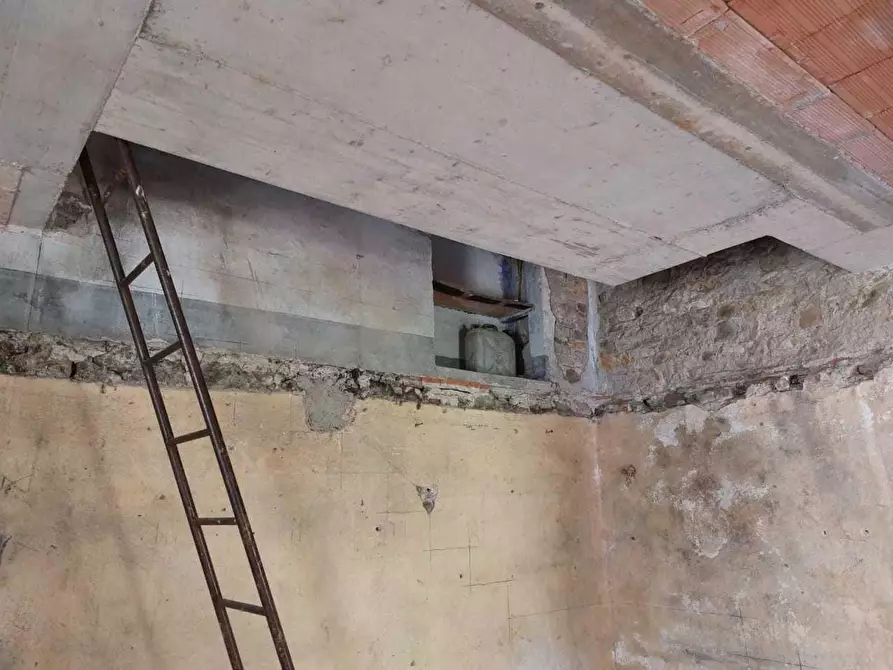 Immagine 10 di Terratetto in vendita  a Castelnuovo Magra