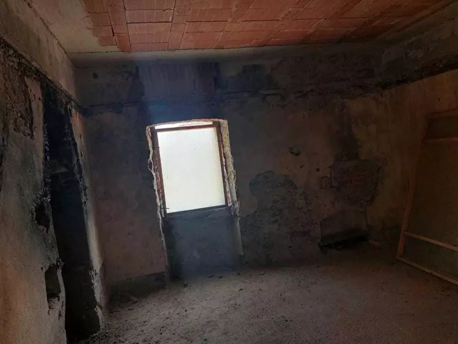 Immagine 25 di Terratetto in vendita  a Castelnuovo Magra