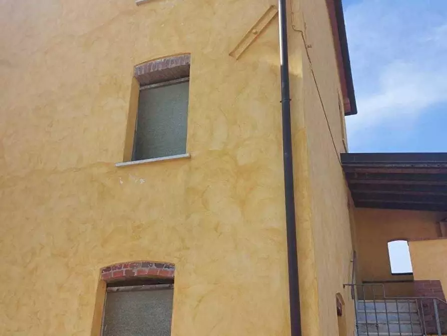 Immagine 13 di Terratetto in vendita  a Castelnuovo Magra