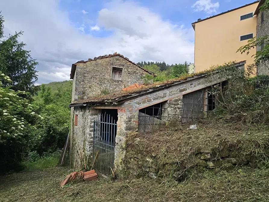 Immagine 2 di Deposito in vendita  a Bagni Di Lucca