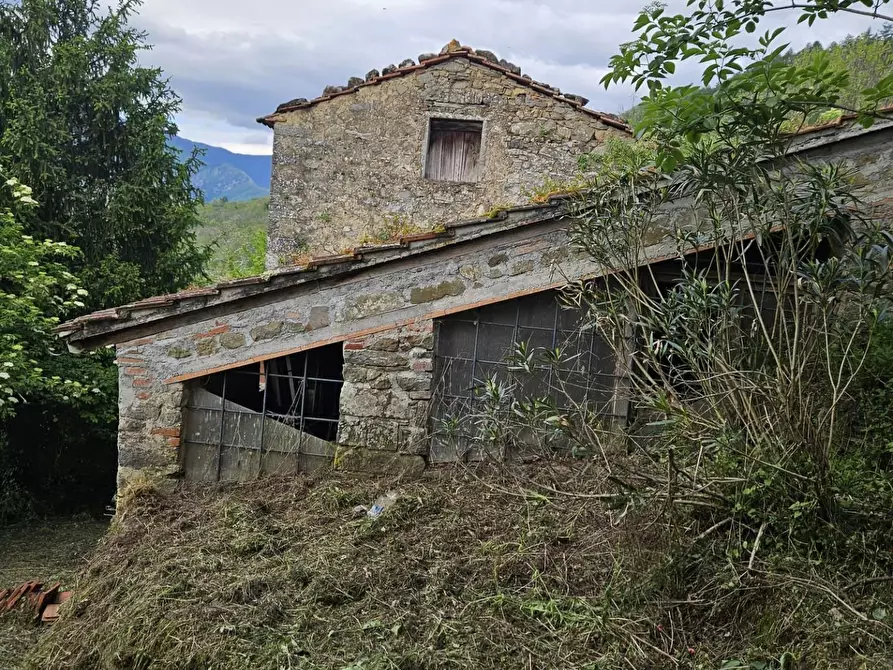Immagine 5 di Deposito in vendita  a Bagni Di Lucca