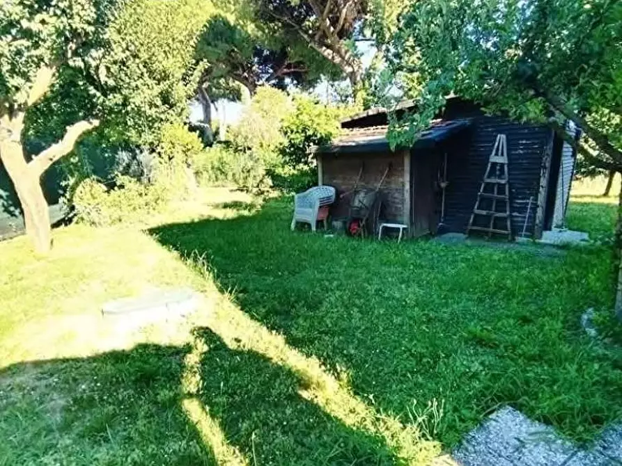 Immagine 2 di Casa indipendente in vendita  a Carrara