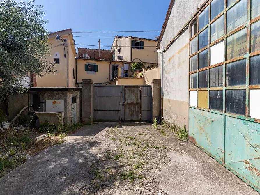 Immagine 11 di Appartamento in vendita  a Empoli