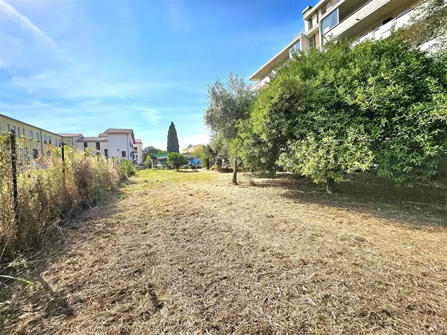 Immagine 1 di Casa semindipendente in vendita  a Massa