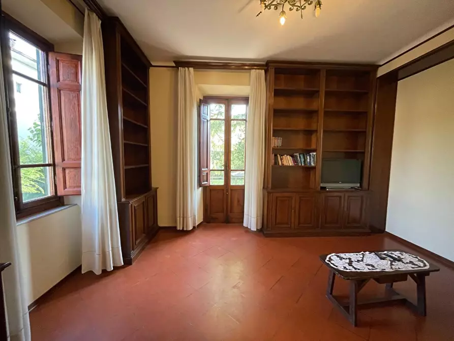Immagine 9 di Villa in vendita  a Lucca