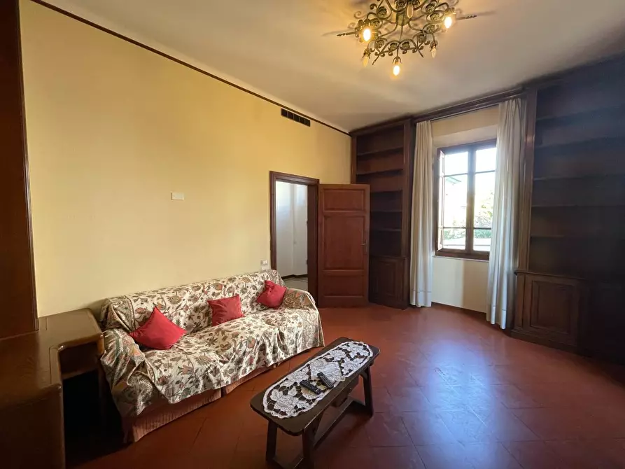 Immagine 11 di Villa in vendita  a Lucca