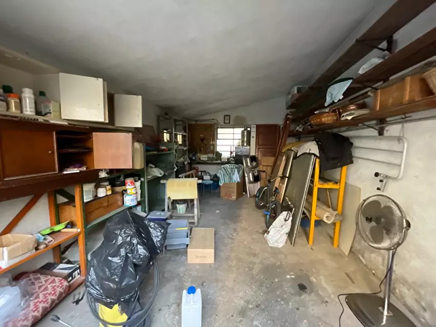 Immagine 51 di Villa in vendita  a Lucca