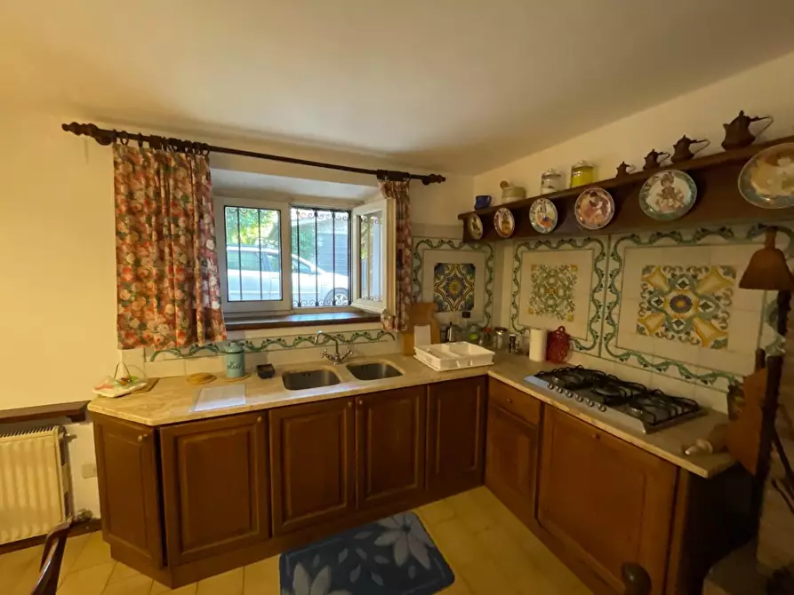 Immagine 38 di Villa in vendita  a Lucca