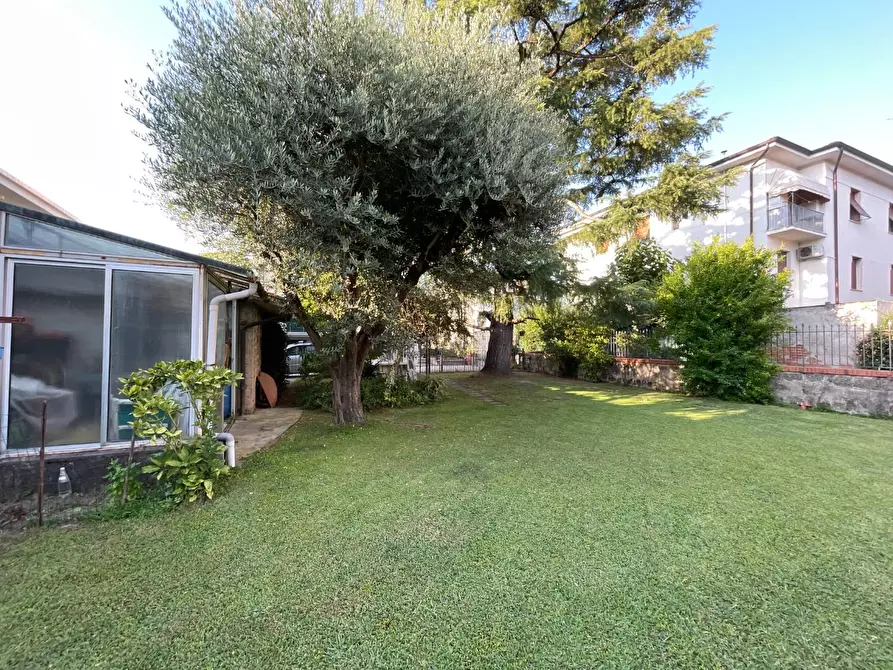 Immagine 48 di Villa in vendita  a Lucca