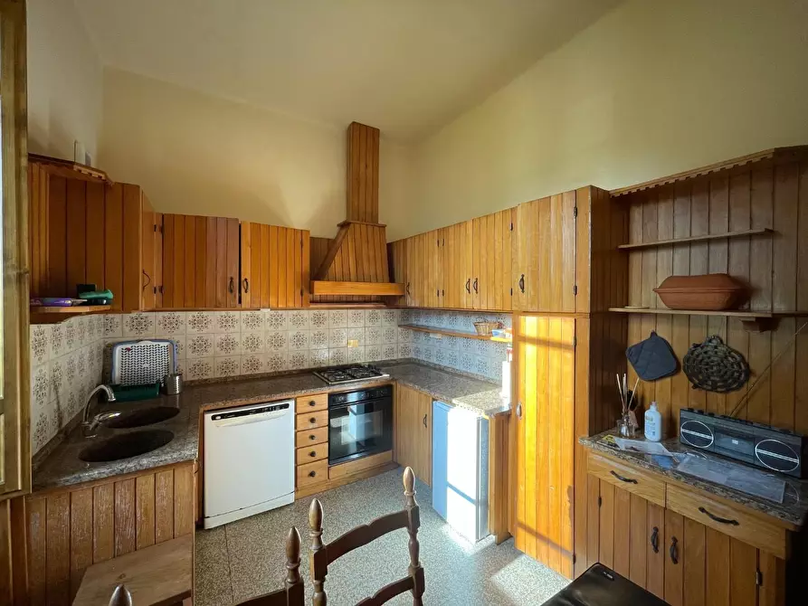 Immagine 15 di Villa in vendita  a Lucca