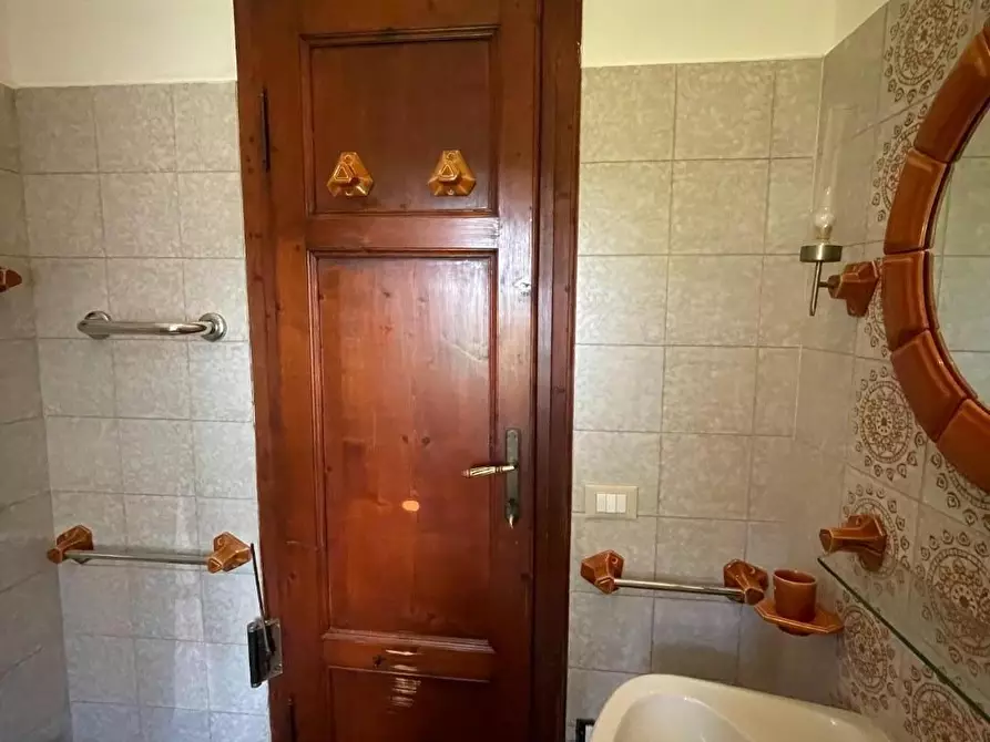 Immagine 31 di Villa in vendita  a Lucca