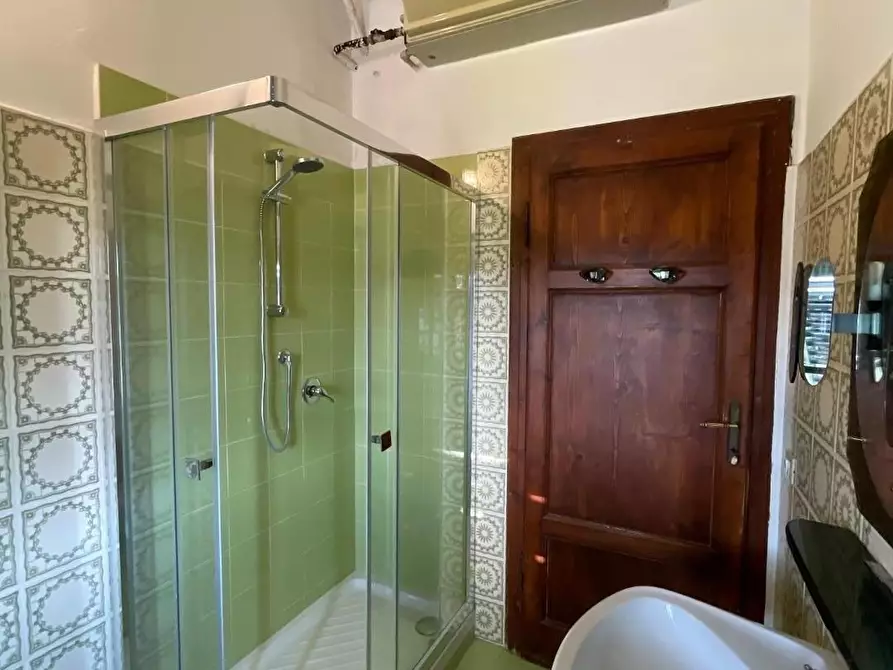 Immagine 33 di Villa in vendita  a Lucca