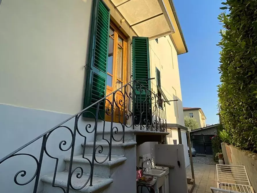 Immagine 6 di Villa in vendita  a Lucca