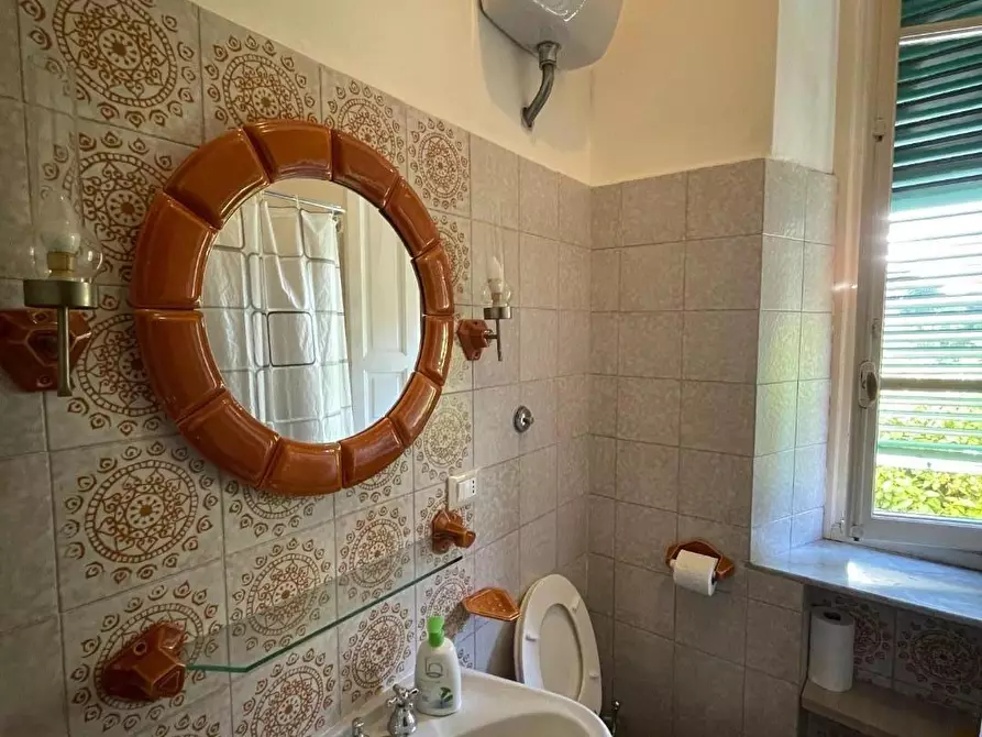 Immagine 30 di Villa in vendita  a Lucca