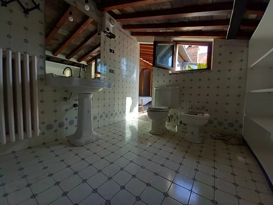 Immagine 32 di Palazzo in vendita  a Pisa