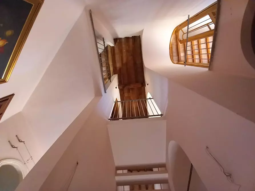 Immagine 2 di Palazzo in vendita  a Pisa