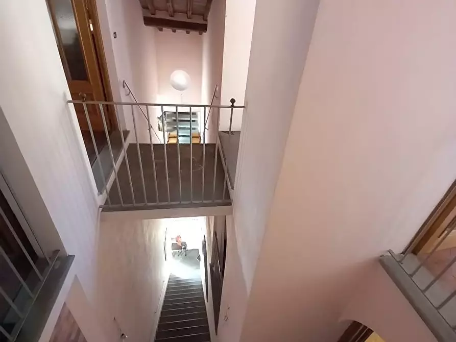 Immagine 34 di Palazzo in vendita  a Pisa