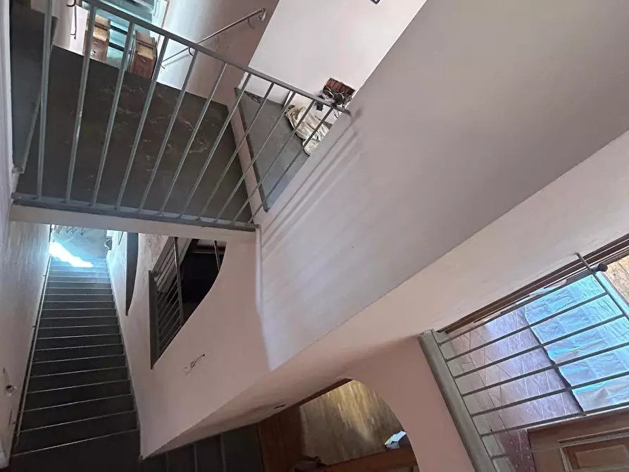 Immagine 9 di Palazzo in vendita  a Pisa