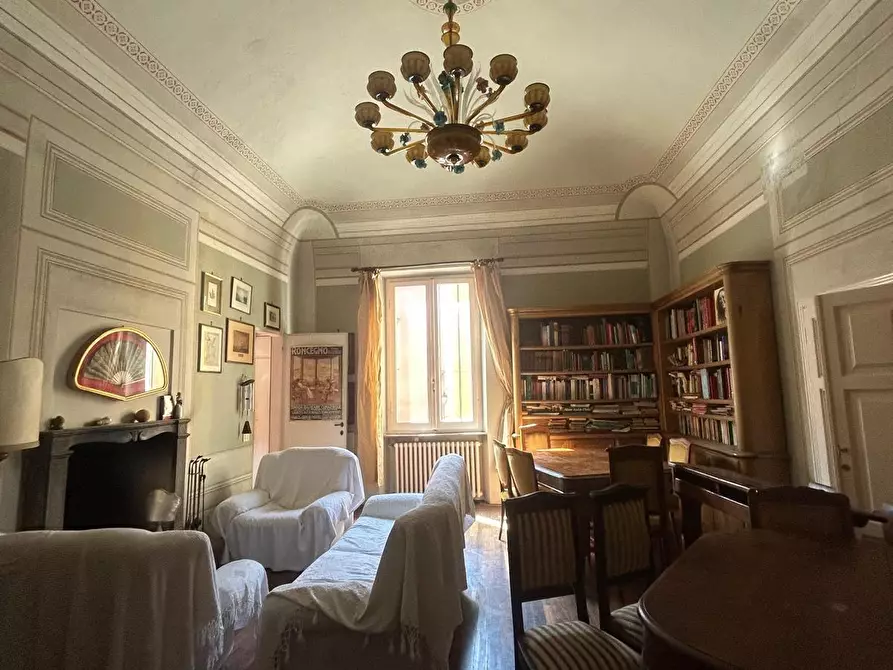 Immagine 26 di Palazzo in vendita  a Pisa