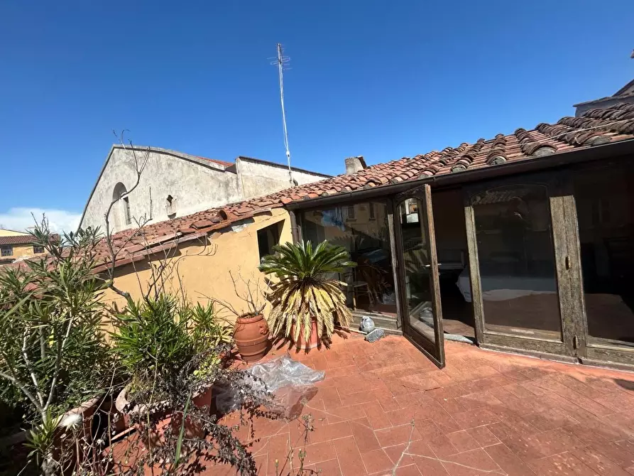 Immagine 6 di Palazzo in vendita  a Pisa